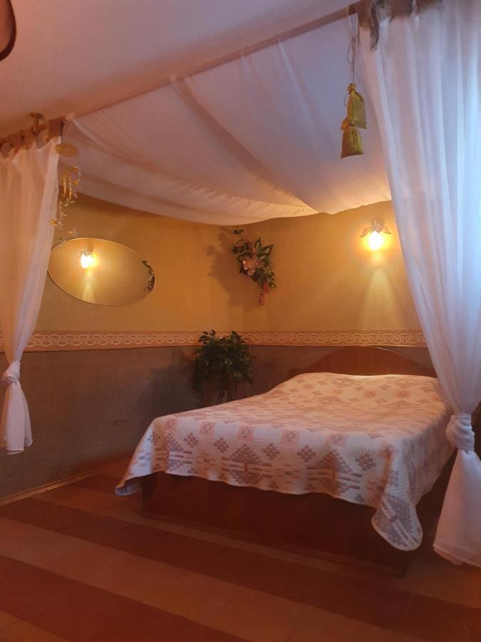 Дом Для Души С Бассейном Целиком Hotel Vinnitsja Eksteriør billede